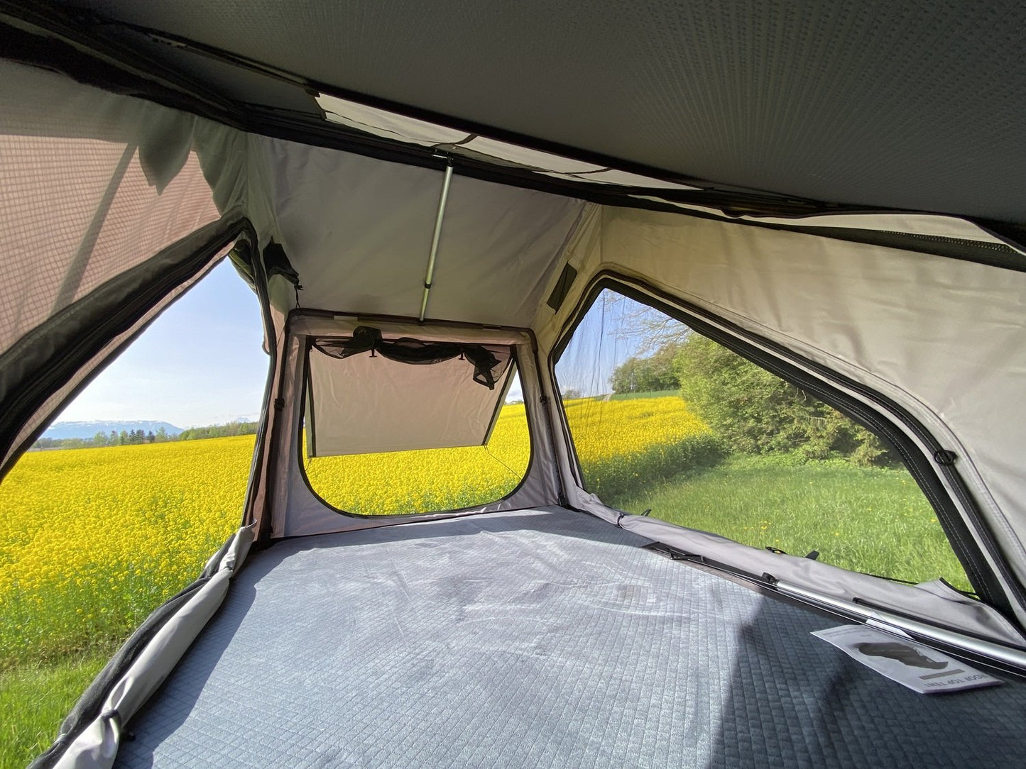 Hapuku hard-shell roof tent